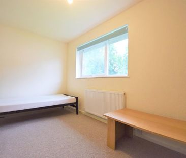 4 bedroom terraced house to rent - Photo 4