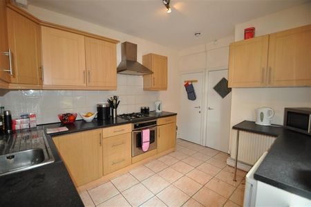 33 Russell Road NG7 6HD Nottingham - Photo 5