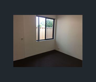 Well Presented Rear Unit - Photo 5