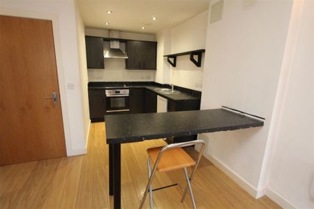 Waterloo Court, Leeds City Centre, LS10 1QN - Photo 2