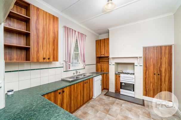 5 Docker St, Wagga Wagga NSW 2650 - Photo 1