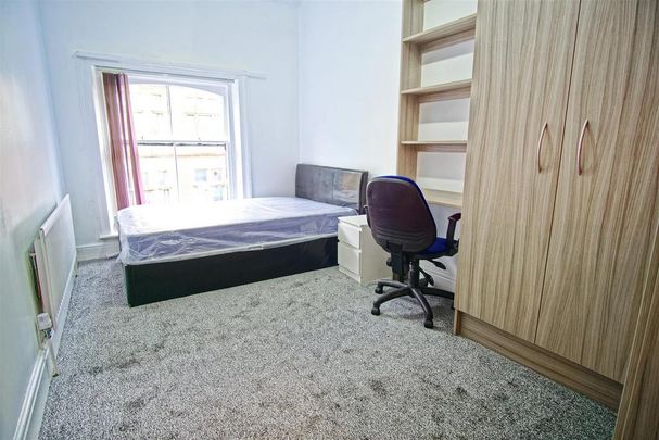 9 bedroom house share to rent - Photo 1