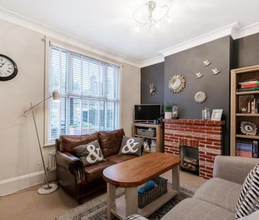 2 bedroom end of terrace house to rent - Photo 5