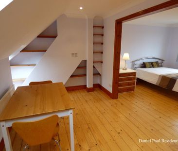 1 bedroom in a house share to rent - Photo 1