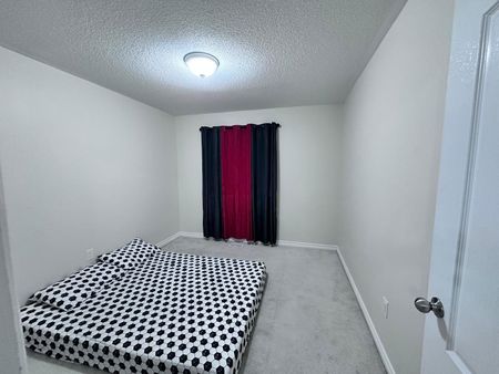 For Lease - 681 Sauve Street, Milton, Ontario - Photo 5