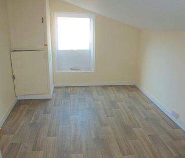 High Street - Photo 4