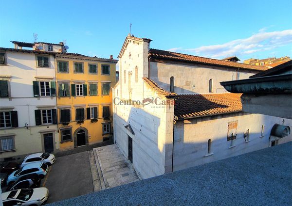 Ampio appartamento con terrazzino libero da metà marzo 2026 !