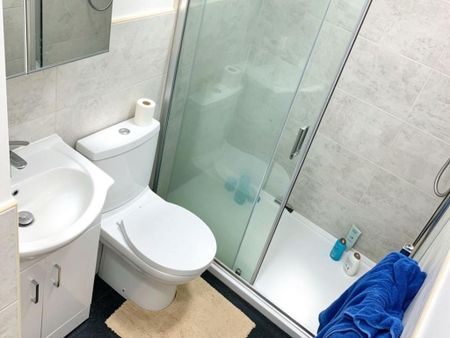 2 bedroom apartment to rent - Photo 5