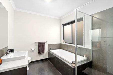 Easy Living, Convenient Locale - Photo 2