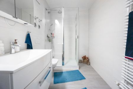 Düsseldorf: Urbaner Komfort trifft Freiraum – Exklusive 3-Zimmer-Wohnung mit zwei Balkonen - Foto 4