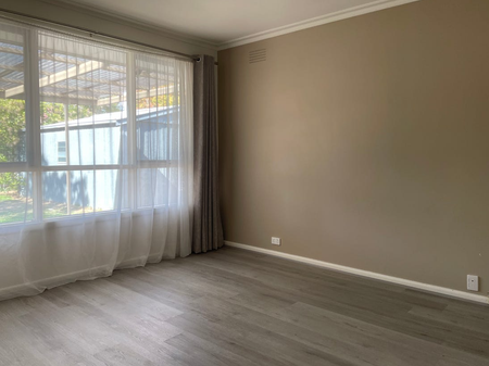34 Sainsbury Avenue, Greensborough, VIC - Photo 5