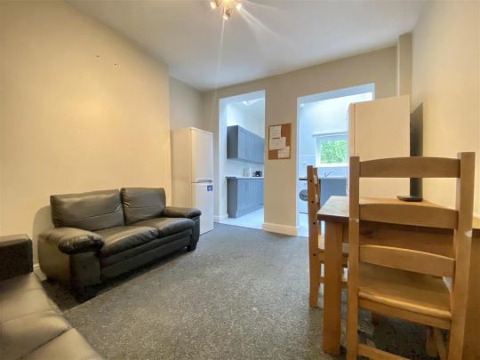 Beehive Road, Sheffield - Photo 1