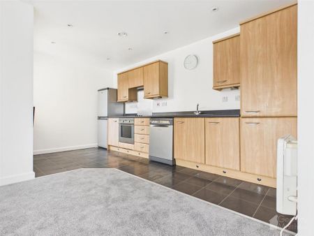 2 bedroom flat to rent - Photo 3