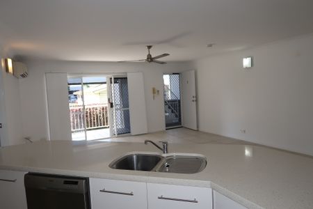 2/65 River Street, 4740, Mackay - Photo 2