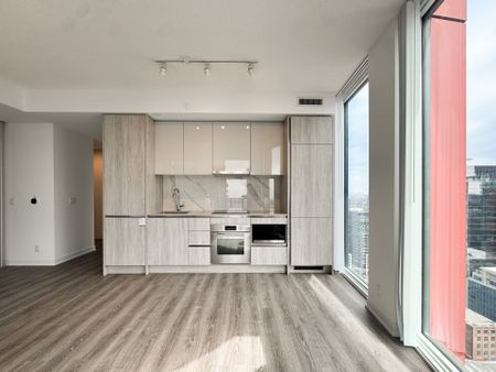 For Lease - 180 Front Street Unit# 3206, Toronto, Ontario - Photo 2