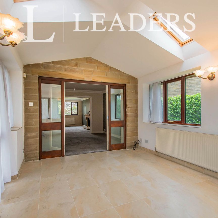 5 bedroom house to rent Rising Bridge Road, Haslingden, Rossendale, BB4 - Photo 1