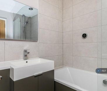 3 bedroom end of terrace house to rent - Photo 6