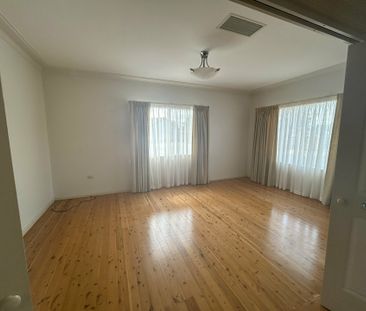 4-Bedroom Family Home in South Tamworth – Modern Living with Plenty... - Photo 2