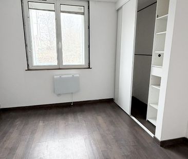 Location Appartement 2 pièces 48m² HENIN BEAUMONT 62110 - Photo 1