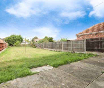 Essex Road, Bircotes, DONCASTER - Photo 3