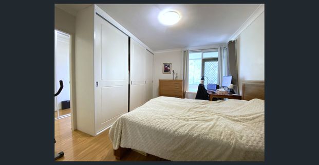 Cosy renovated Full Brick Home in School Catchments - Photo 1