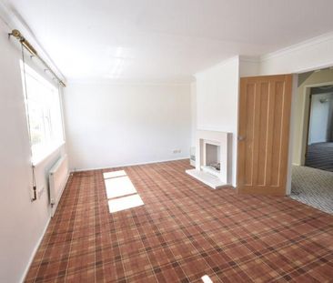 4 bedroom detached house to rent - Photo 2