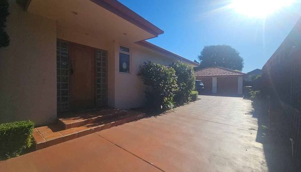 Spacious4 Bedroom home in Prime Riccarton Location - Photo 1