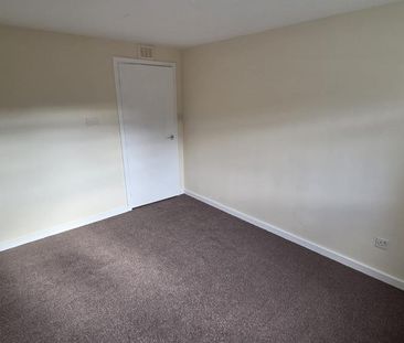 1 bedroom ground floor flat to rent - Photo 2