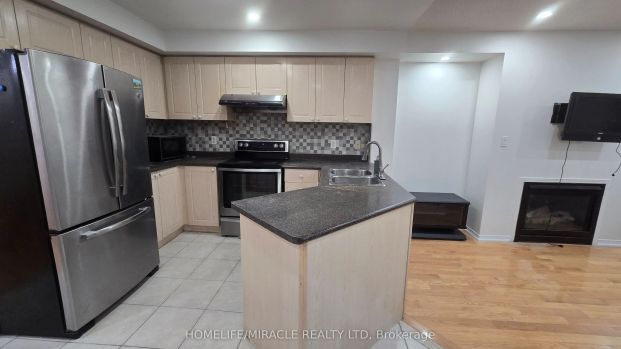 555 Garden Walk #Upper - Photo 1