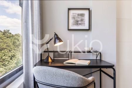 5 room luxury Apartment for rent in Madrid, Community of Madrid - Photo 5