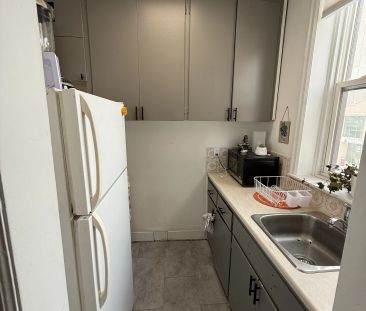 51 Queen Street East Street #2 - Photo 1