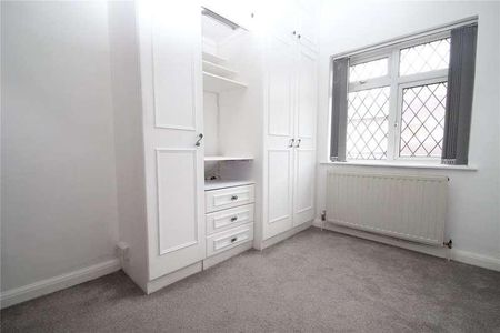 Aintree Grove, Upminster, Essex, RM14 - Photo 4