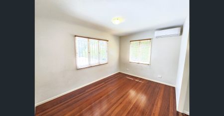 Large Family Home In Convenient Location - Photo 5
