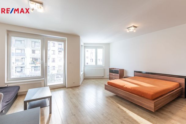 Pronájem bytu 1+kk v osobním vlastnictví 53 m², Praha 9 - Střížkov - Photo 1