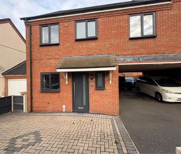 4 bedroom semi-detached house to rent - Photo 2