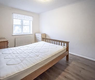 Semi-Detached House To Let - Photo 4