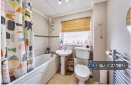 1 bedroom in a house share to rent - Photo 5