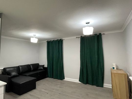 1 Bed Flat, Kingfisher Place, RG1 - Photo 1