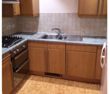 2 bed Flat in Chaucer Way , WIMBLEDON, SW19 1UG - Photo 5