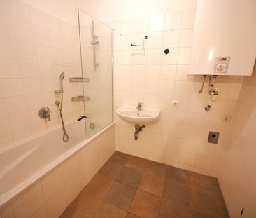 Direkt im Zentrum - 2 Zimmer Wohnung mit großem begehbaren Schrank ... - Photo 1