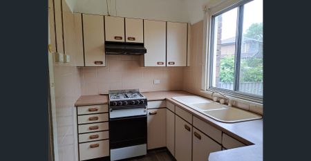 $900/PW 3-4 Bedrooms 1 Bathroom - Photo 5