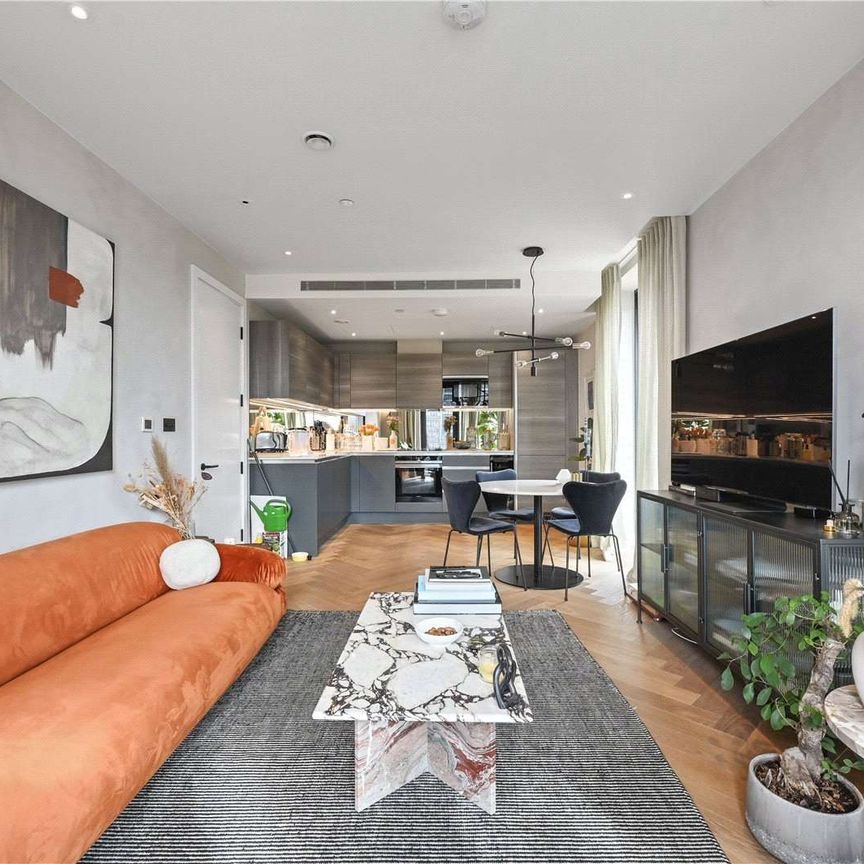 Stunning modern apartment with full width terrace - Photo 1