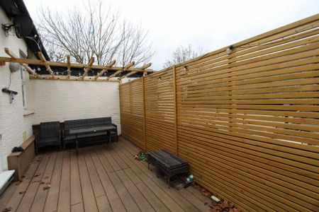 3 bedroom flat to rent - Photo 5