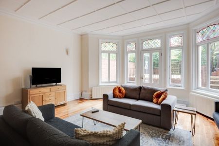 3 Bedroom Flat To Let - Photo 3