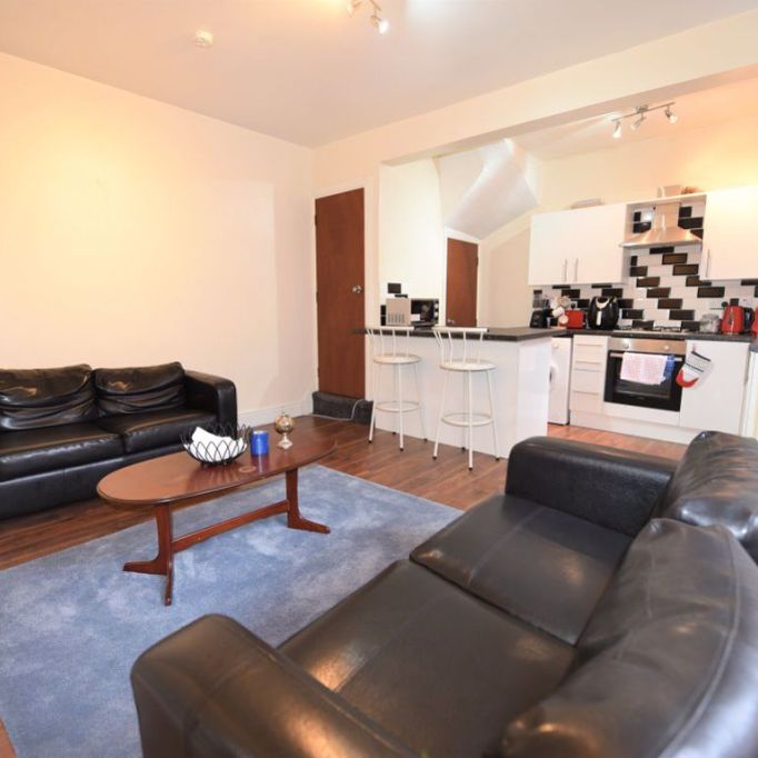 2 bedroom House in Thornville Mount, Leeds - Photo 1