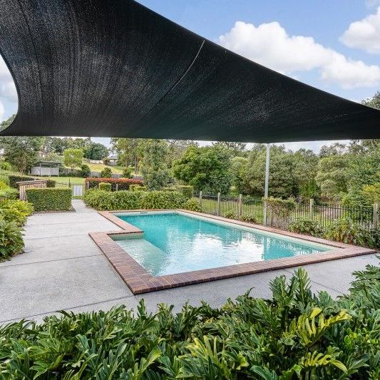4 Bedrooms, 3 Bathrooms + Study - Photo 1