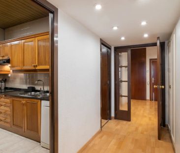 Room in a shared 4-bedroom apartment for rent in La Dreta de l'Eixample - Photo 3