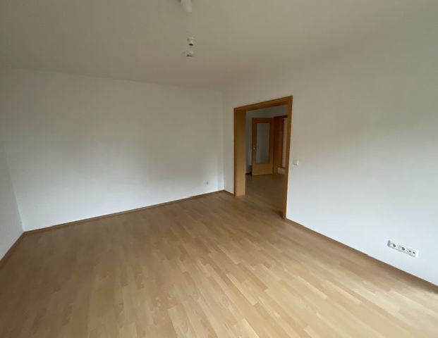 Ab sofort frei! 3-Zimmer-Wohnung in Bremervörde mit Balkon und Laminatboden - Photo 1