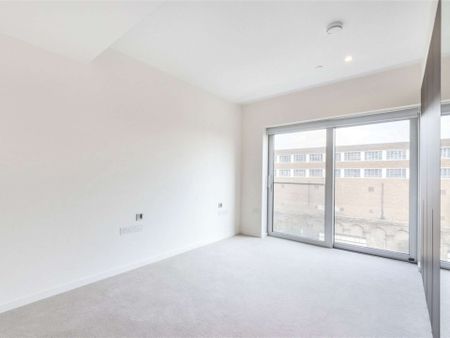 Spacious three bedroom apartment with balcony. - Photo 4