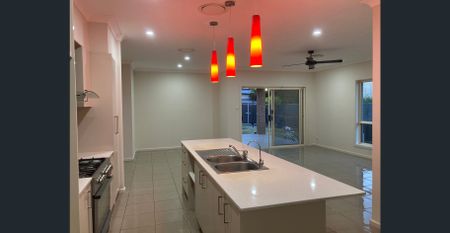 Open Plan with Huge Outdoor Area - Photo 3